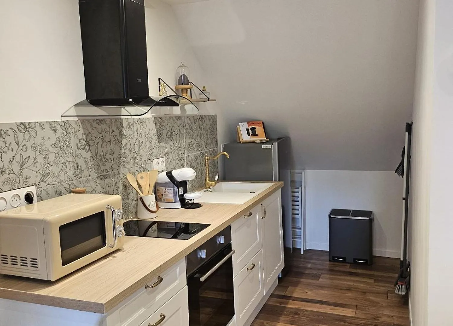 Appartamento Gite L'Anglais, Appartement Prive En Duplex Avec Acces Jacuzzi A 10Min Des Plages Lanhouarneau