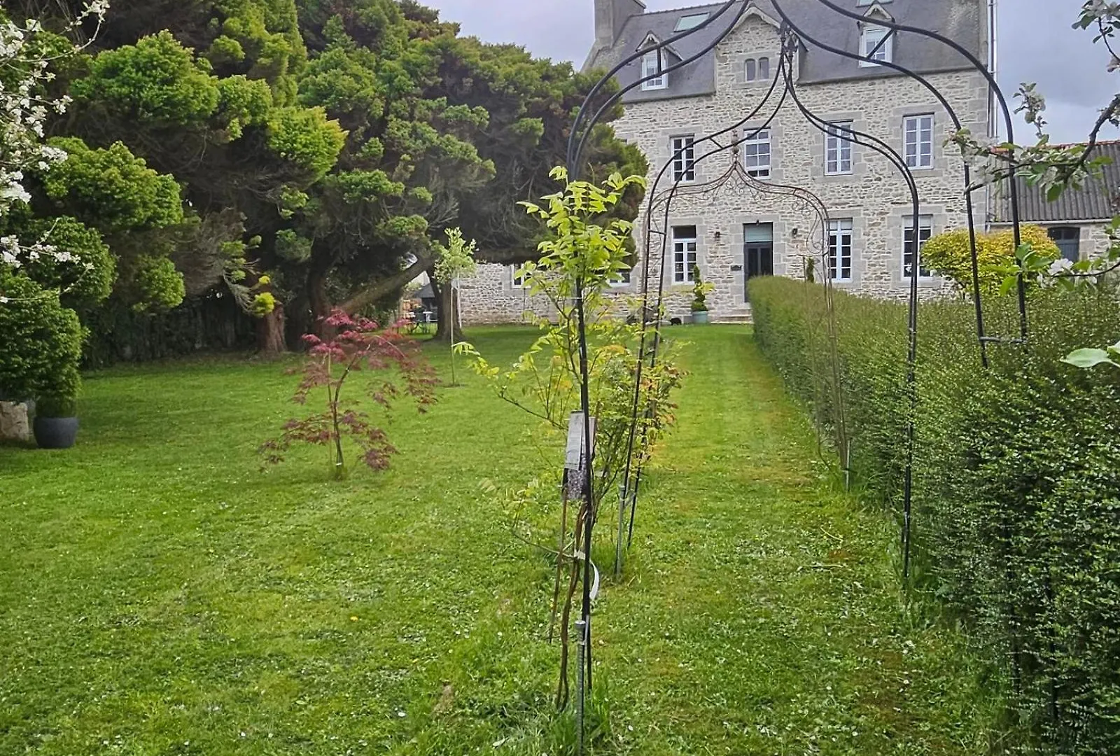 Gite L'Anglais, Appartement Prive En Duplex Avec Acces Jacuzzi A 10Min Des Plages Lanhouarneau